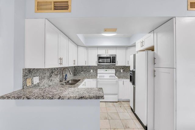 6169 Seven Springs Boulevard, Greenacres, FL 33463