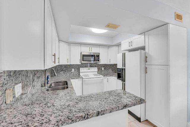 6169 Seven Springs Boulevard, Greenacres, FL 33463