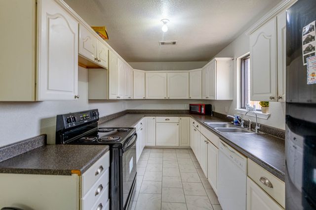 4519 Roosevelt Dr, Midland, TX 79703