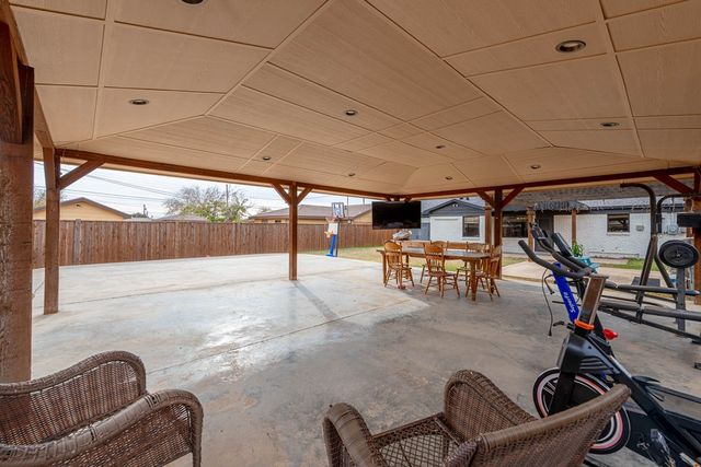 4519 Roosevelt Dr, Midland, TX 79703