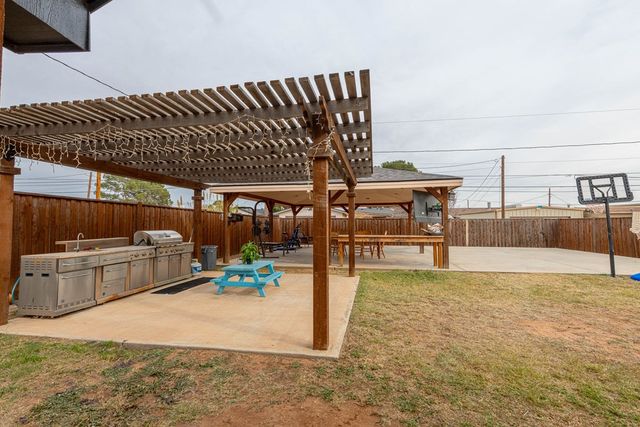 4519 Roosevelt Dr, Midland, TX 79703