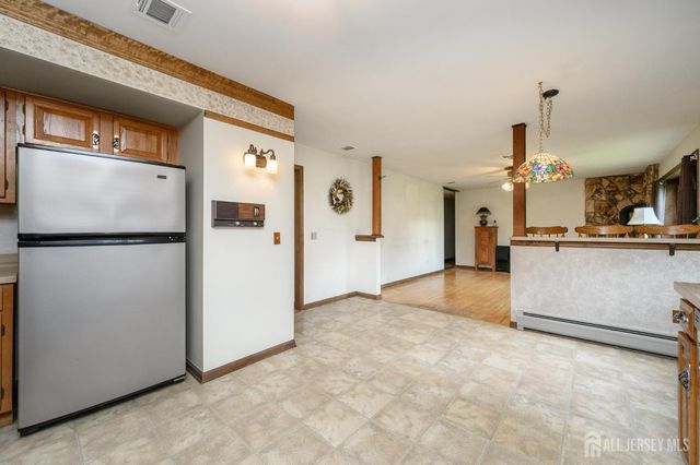18 Joe Ent Road, Flemington, NJ 08822