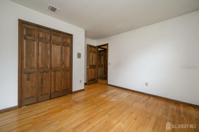 18 Joe Ent Road, Flemington, NJ 08822