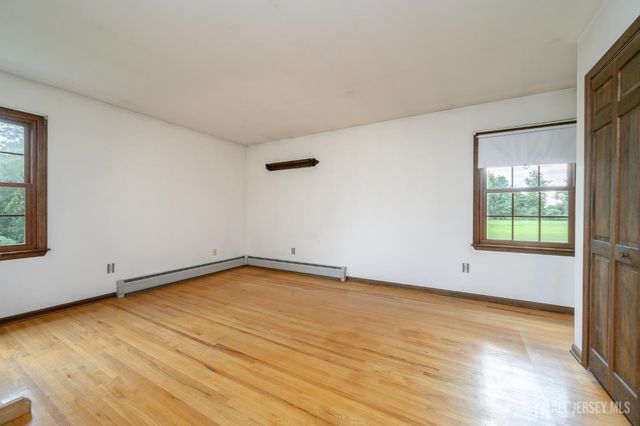 18 Joe Ent Road, Flemington, NJ 08822