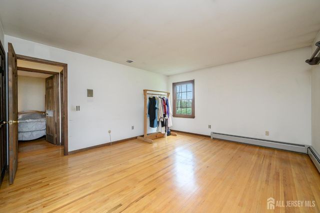 18 Joe Ent Road, Flemington, NJ 08822