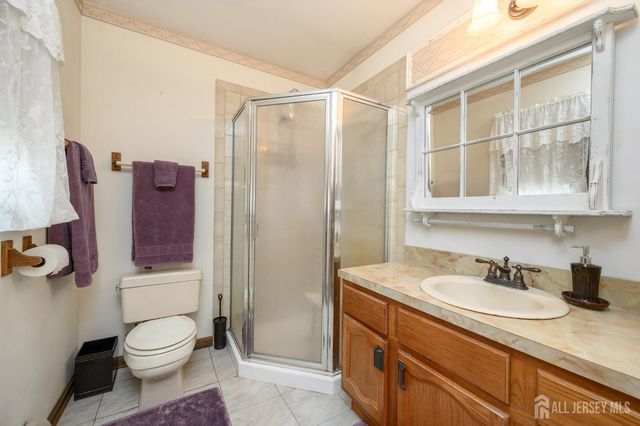 18 Joe Ent Road, Flemington, NJ 08822