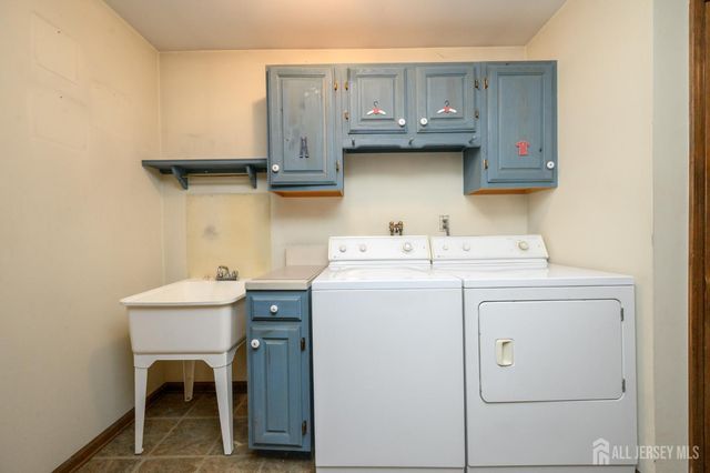 18 Joe Ent Road, Flemington, NJ 08822