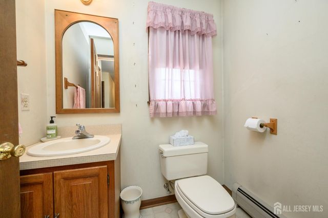 18 Joe Ent Road, Flemington, NJ 08822