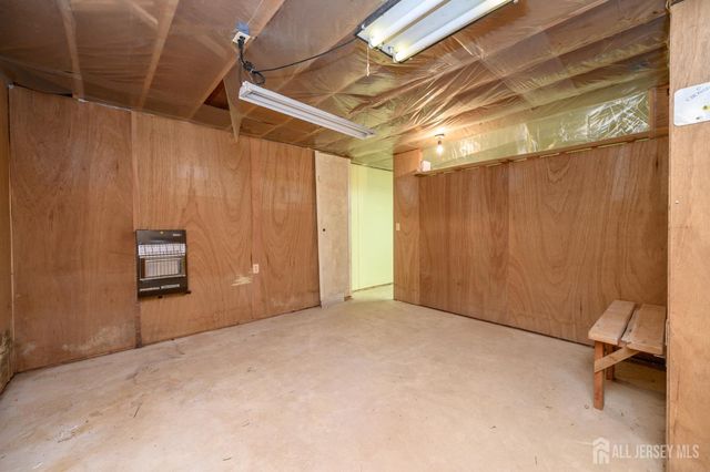 18 Joe Ent Road, Flemington, NJ 08822