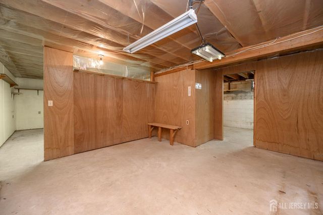 18 Joe Ent Road, Flemington, NJ 08822