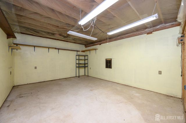 18 Joe Ent Road, Flemington, NJ 08822
