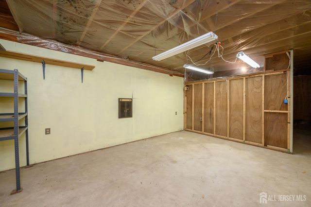 18 Joe Ent Road, Flemington, NJ 08822