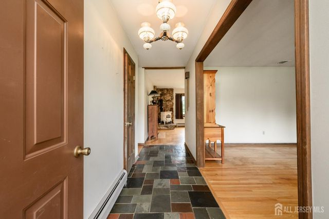 18 Joe Ent Road, Flemington, NJ 08822