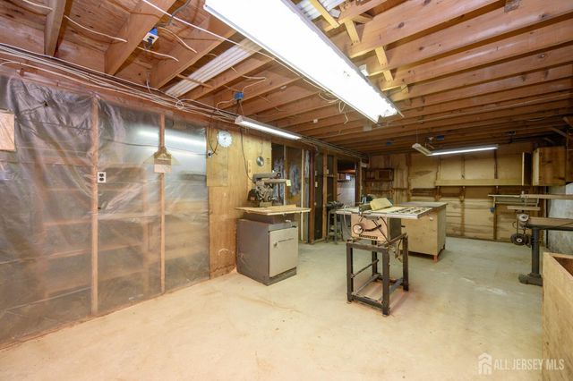 18 Joe Ent Road, Flemington, NJ 08822