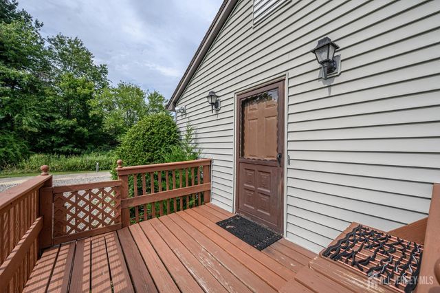 18 Joe Ent Road, Flemington, NJ 08822