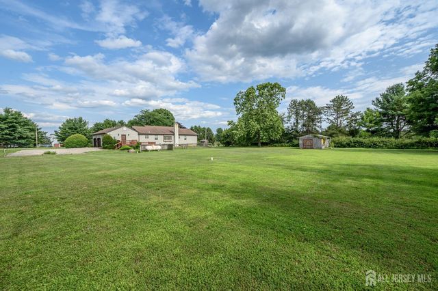 18 Joe Ent Road, Flemington, NJ 08822