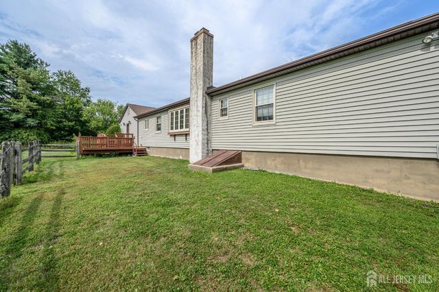 18 Joe Ent Road, Flemington, NJ 08822