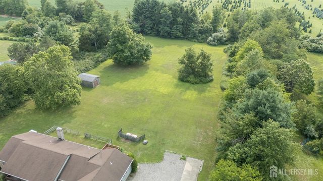 18 Joe Ent Road, Flemington, NJ 08822