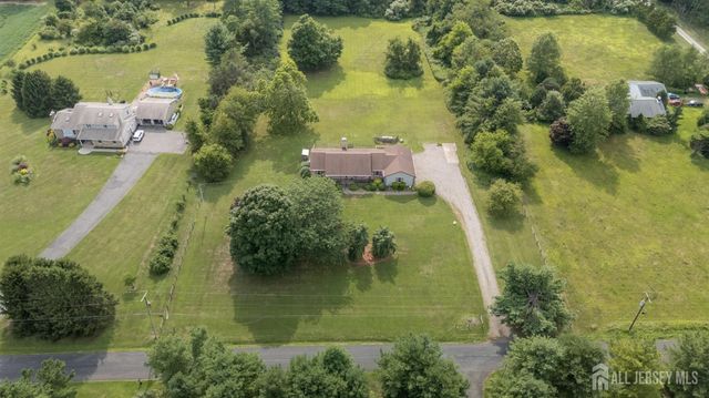 18 Joe Ent Road, Flemington, NJ 08822