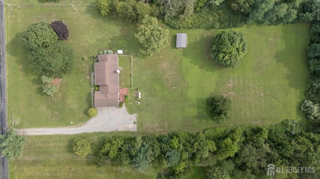 18 Joe Ent Road, Flemington, NJ 08822