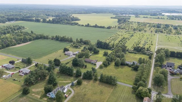 18 Joe Ent Road, Flemington, NJ 08822