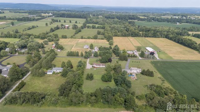 18 Joe Ent Road, Flemington, NJ 08822