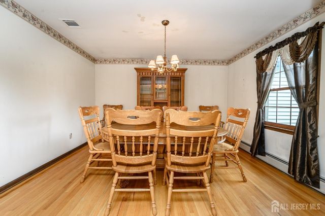 18 Joe Ent Road, Flemington, NJ 08822