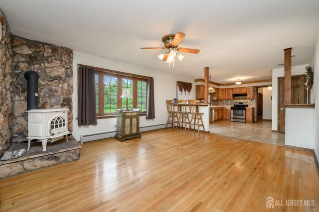 18 Joe Ent Road, Flemington, NJ 08822