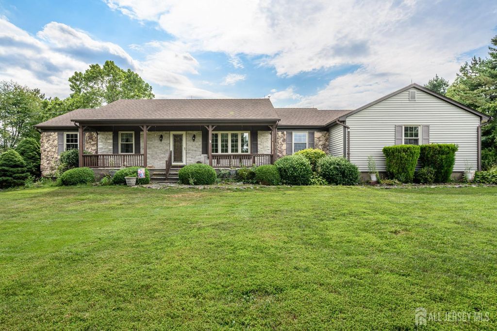 18 Joe Ent Road, Flemington, NJ 08822