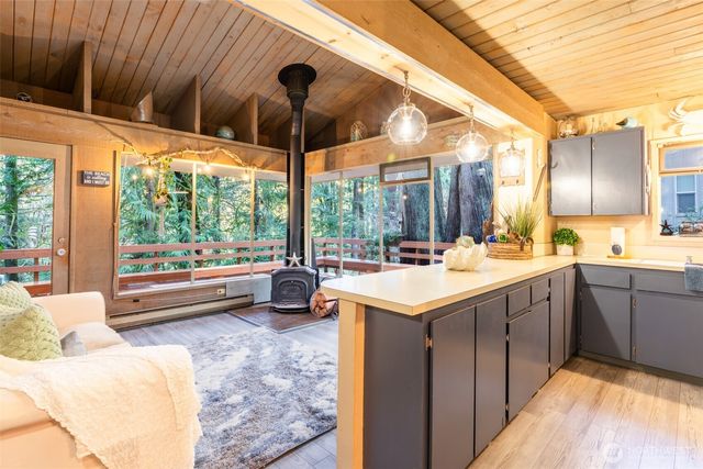 681 E Pointes Drive W, Shelton, WA 98584