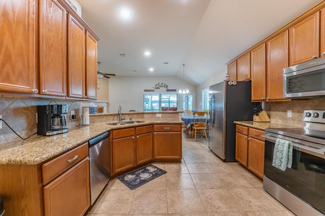 12519 Brightwood Drive, Montgomery, TX 77356