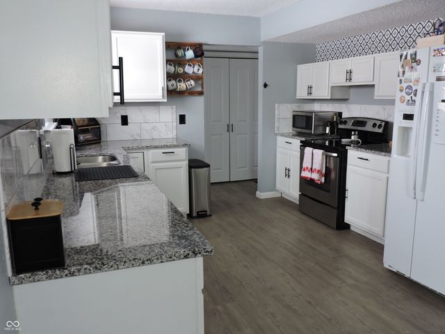 1590 Tulip Court, Franklin, IN 46131