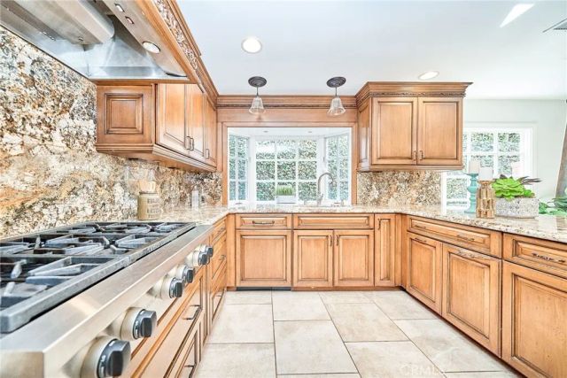 15 Ensueno East, Irvine, CA 92620