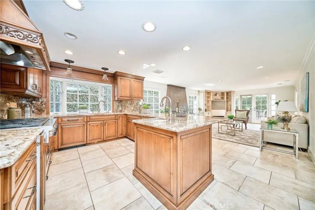 15 Ensueno East, Irvine, CA 92620