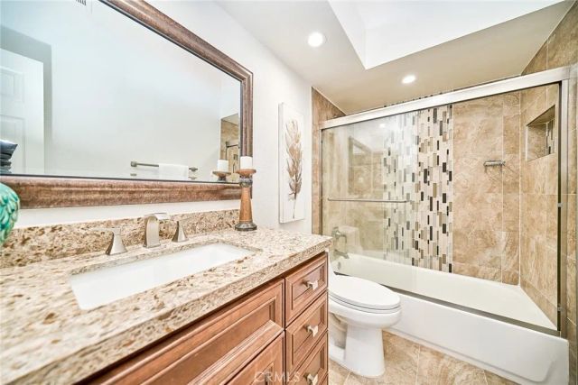 15 Ensueno East, Irvine, CA 92620