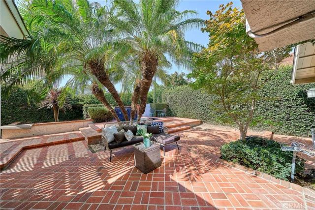 15 Ensueno East, Irvine, CA 92620