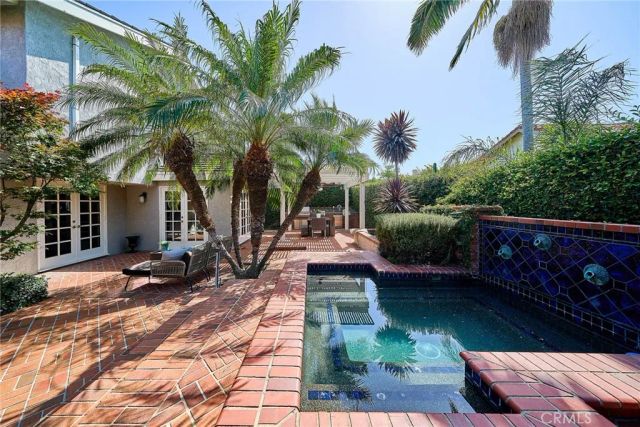 15 Ensueno East, Irvine, CA 92620