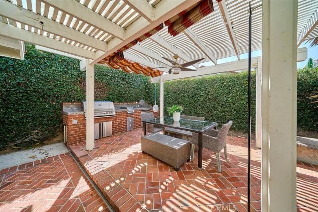 15 Ensueno East, Irvine, CA 92620