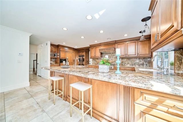 15 Ensueno East, Irvine, CA 92620