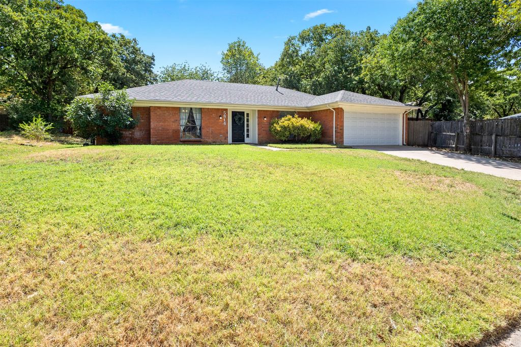 5816 Gatewood Drive, Arlington, TX 76016 — photo 2