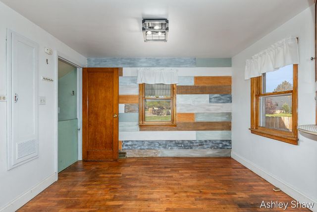 395 W 19th Street, Holland, MI 49423