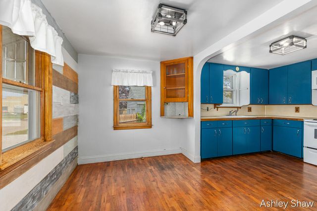 395 W 19th Street, Holland, MI 49423