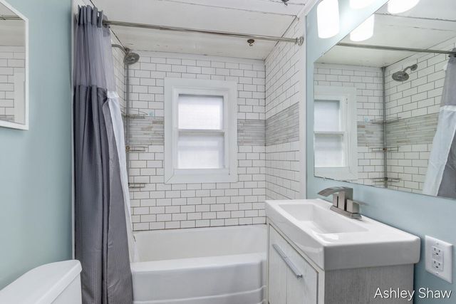 395 W 19th Street, Holland, MI 49423
