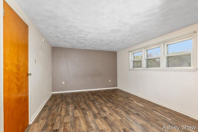 395 W 19th Street, Holland, MI 49423