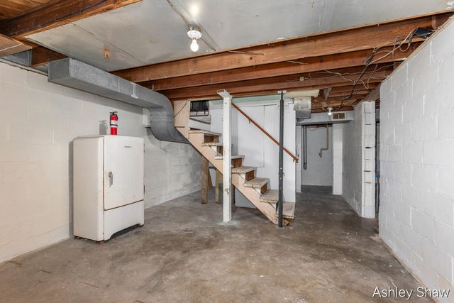 395 W 19th Street, Holland, MI 49423