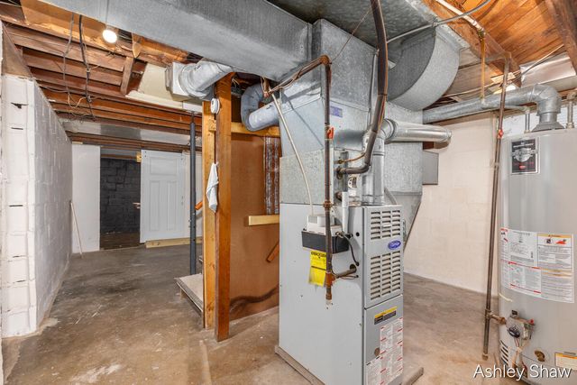 395 W 19th Street, Holland, MI 49423