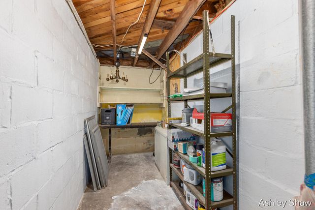 395 W 19th Street, Holland, MI 49423