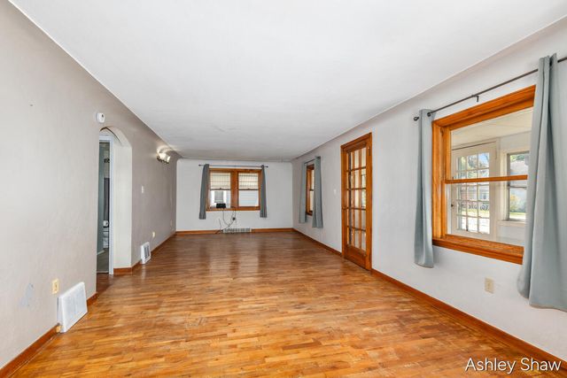 395 W 19th Street, Holland, MI 49423