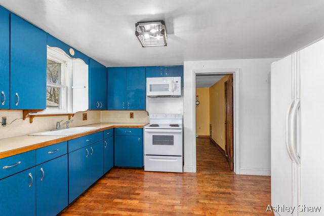 395 W 19th Street, Holland, MI 49423