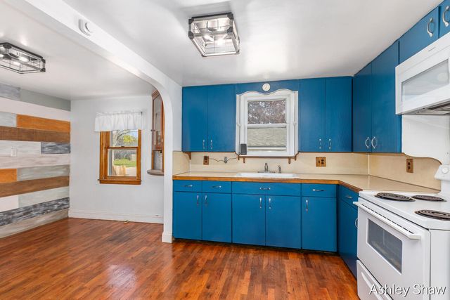395 W 19th Street, Holland, MI 49423